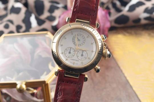  Cartier Pasha 18K (0,750) Gold Chronograph Datum Damenuhr Ref. W3012051  