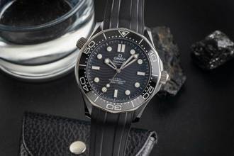  Omega Seamaster Diver 300 M Co-Axial Keramik 210.92.44.20.01.002 B&P 2020  