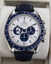 Thumbnail von Omega Speedmaster Professional Moonwatch 'Silver Snoopy Award' 50th Anniversary 310.32.42.50.02.001 Unworn/New Condition Full Set 3-2026
