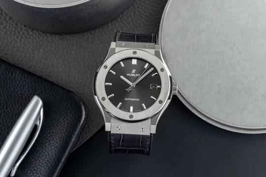  Hublot Classic Fusion 45 Automatik Herren Titan Ref. 511.NX.1171.LR Papers 2016  