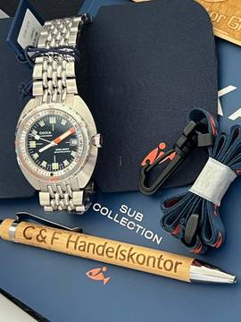  Doxa Sub 840.10.101.10 Sub 300t Sharkhunter Zifferblatt schwarz NEU Box und Papieren Full-Set-Garantiebeginn ab Kauf ! 