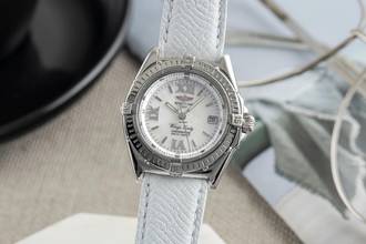  Breitling Wings Lady MOP Datum Edelstahl Quarz Damenuhr Ref. A67350  