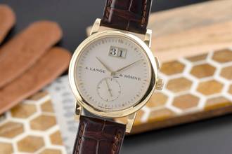 Thumbnail von A. Lange & Söhne Saxonia Großdatum 18K Gold Handaufzug 105.021 B&P 1999