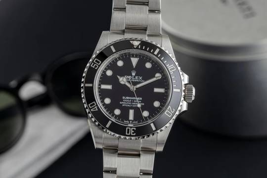  Rolex Submariner (No Date) Stahl Automatik Herrenuhr Ref. M124060 Box & Papiere 2022 