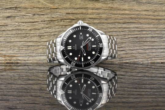  Omega Seamaster Diver 300 M 41MM Quarz James Bond 212.30.41.61.01.001 Black Dial - Zertifikat 2012 