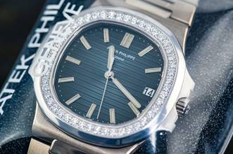 Thumbnail von Patek Philippe Nautilus Jumbo | 5713/1G | Whitegold | Diamond Bezel | sealed