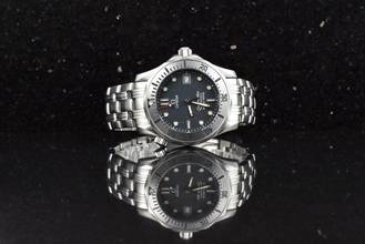  Omega Seamaster Diver 300 M Quarz 36MM Mid Size - Japan Edition - VERY RARE 