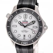  Omega Seamaster Diver 300 M White – 210.32.42.20.04.001 – NEW & Unworn – 10/2025 Full Set 