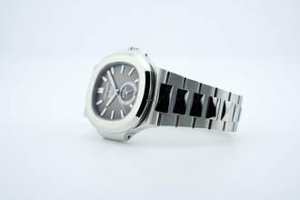 Thumbnail von Patek Philippe Nautilus Annual Calendar - Box+Papers - Like New - 24 Months Warranty 5726/1A-001 2018