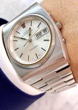 Omega Seamaster Vintage Quartz Megaquartz 32kHz Day Date