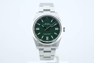  Rolex Oyster Perpetual 41 Green Dial - With Box And Papers - 124300 2022 
