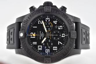  Breitling Avenger Hurricane 12h Breitlight XB0170E4 Black Dial Schwarz 