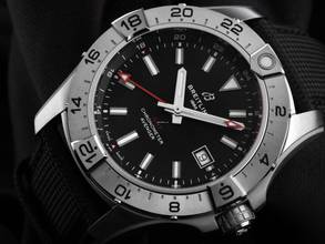  Breitling Avenger GMT Ref.A32320101B1X1 2025 Full Set Ungetragen 