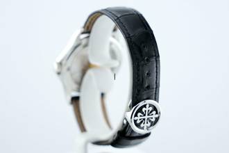 Thumbnail von Patek Philippe World Time 37mm Platinum Case - Extract From The Archieves - 24 Months Warranty 5110P