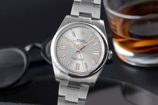  Rolex Oyster Perpetual 41 Silver Dial Stahl Automatik Ref. 124300 Papiere 2022 