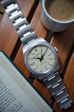  Rolex Oyster Perpetual Stainless Dial (2025) Cadran beige 11/2025 