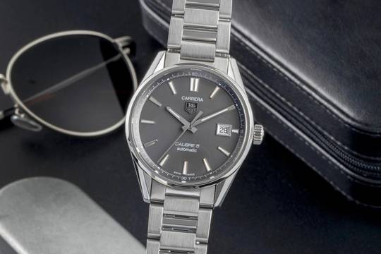  TAG Heuer Carrera Calibre 5 Stahl Automatik Herrenuhr Ref. WAR211C.BA0782 Box & Papiere 