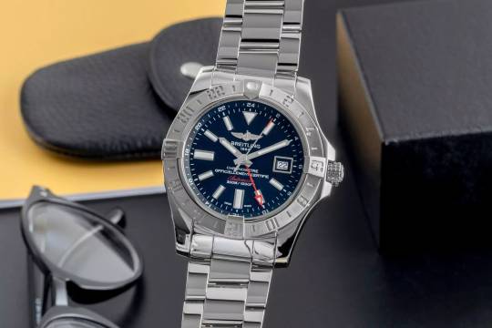  Breitling Avenger II GMT Stahl Automatik Herrenuhr Ref. A32390111B1A1 B&P 2020 