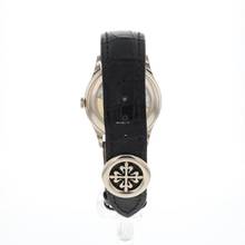 Thumbnail von Patek Philippe Annual Calendar White Gold Silver Dial