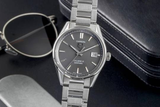  TAG Heuer Carrera Calibre 5 Stahl Automatik Herrenuhr Ref. WAR211C.BA0782 Box & Papiere 