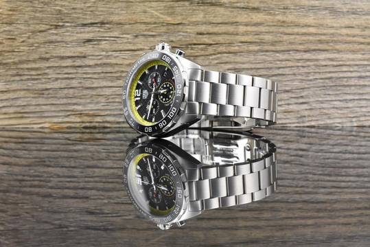  TAG Heuer Formula 1 Quarz Chronograph 43MM Quartz Carbon Dial 