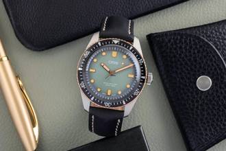  Oris Divers Sixty Five X Momotaro Stahl / Bronze Automatik Herrenuhr Ref. 01 733 7707 4337 B&P 
