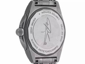 Thumbnail von Breitling Chronomat GMT Giannis Antetokounmpo GMT Ref.A32398A11L1A1 2026 Full Set Ungetragen Chronomat GMT Giannis Antetokounmpo Green Dial