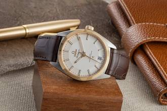  Omega Globemaster Constellation Globemaster Stahl/Gold Pie Pan Ref. 130.23.39.21.02.001 B&P 