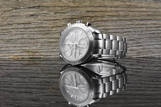  Omega Speedmaster Date 40 Silver / White Dial Automatic 