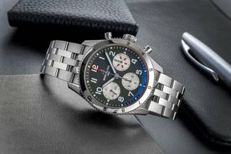 Thumbnail von Breitling Classic AVI Chronograph Curtiss Warhawk Ref. A233802A1L1A1 B&P 2025