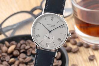 Thumbnail von NOMOS Ludwig 38 Handaufzug Datum Edelstahl Herrenuhr Glasboden Ref. 231 Klassiker