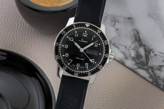  Sinn 104 104ST Stahl Automatik Herrenuhr Ref. 104. ST SA A Box & Papiere 2020 