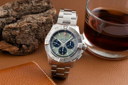  Breitling Avenger B01 Chronograph Stahl Automatik Ref. AB0147101L1X1 