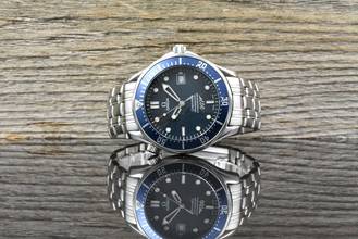  Omega Seamaster Diver 300 M 40th Anniversary James Bond Limited Edition Vintage B&P 2003 