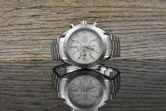  Omega Speedmaster Date 40 Silver / White Dial Automatic 