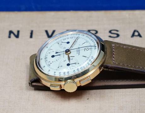  Universal Genève Compax SUPER RARE COMPAX CHRONO 18K DISCO VOLANTE WITH PULSATIONS DIAL VINTAGE 