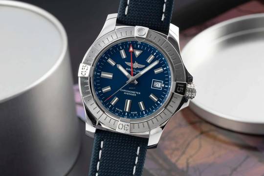  Breitling Avenger GMT 45 Automatik Stahl Ref. A32395101C1X1 B&P 2024 