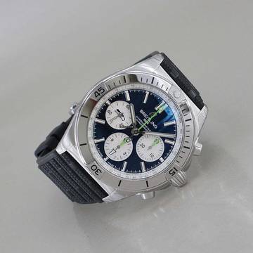  Breitling Chronomat B01 42 NFL Seattle Seahawks Ltd. Edition 104 Stück Ø 42 mm ungetragen teilverklebt Full Set 