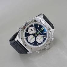  Breitling Chronomat B01 42 NFL Seattle Seahawks Ltd. Edition 104 Stück Ø 42 mm ungetragen teilverklebt Full Set 