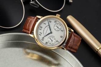 Thumbnail von A. Lange & Söhne 1815 AUF / AB 18k Gold Handaufzug Herrenuhr Ref. 221.021 Box