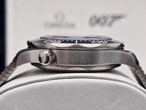 Thumbnail von Omega Seamaster Diver 300 M 210.30.42.20.03.002 James Bond 007 60th Anniversary Very Good Full Set 2-2024