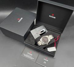 Thumbnail von Tudor Ranger M79950-0001 Steel Bracelet Unworn/New Condition Full Set 6/2026