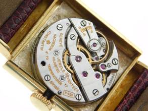 Thumbnail von Vacheron Constantin Tank Vintage Tank 18 Karat Yellow Gold RARE Caliber V 458 Manual Wind 25 x 35 mm unpolished original condition Rare C 458