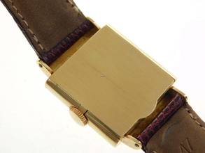 Thumbnail von Vacheron Constantin Tank Vintage Tank 18 Karat Yellow Gold RARE Caliber V 458 Manual Wind 25 x 35 mm unpolished original condition Rare C 458