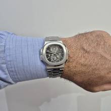 Thumbnail von Patek Philippe Nautilus Travel Time Flyback Chronograph 40.5mm Complete