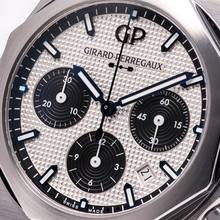 Thumbnail von Girard Perregaux Laureato Chrono 42mm White – 81020-11-131-11A – like NEW – 10/2022 Full Set