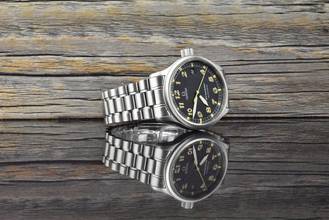 Thumbnail von Omega Genève Dynamic Automatic Black Tritium 5200.50 Vintage Military