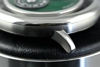 Thumbnail von M.A.D. Editions green M.A.D.2 | unworn | Full Set with QR code | Automatic cal. G101