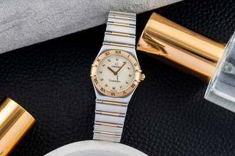 Thumbnail von Omega Constellation Ladies Steel / Gold Quartz MOP Dial Ladies Ref. 1371.71.00 Classic