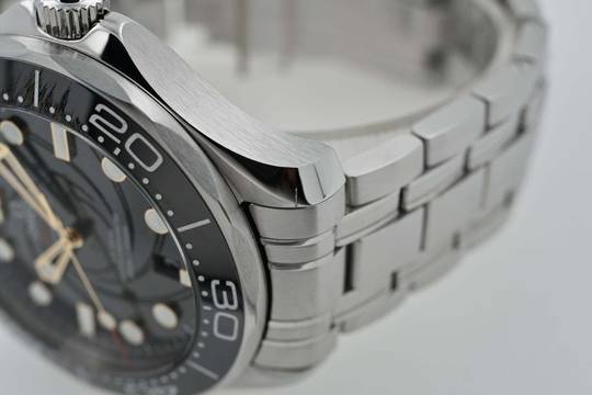  Omega Seamaster Diver 300 M Professional Diver 300 Limited James Bond 007 21022422001004 
